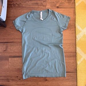Swiftly Tech Short Sleeve shirt Size 10 Lululemon.
